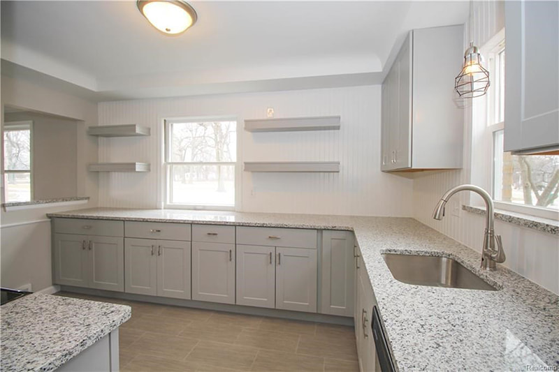 Image of granite countertops installed by KPM for a kitchen remodel.